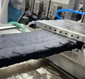 Yongte löser WPC Decking Extrusion Defekt för kanadensisk klient över natten