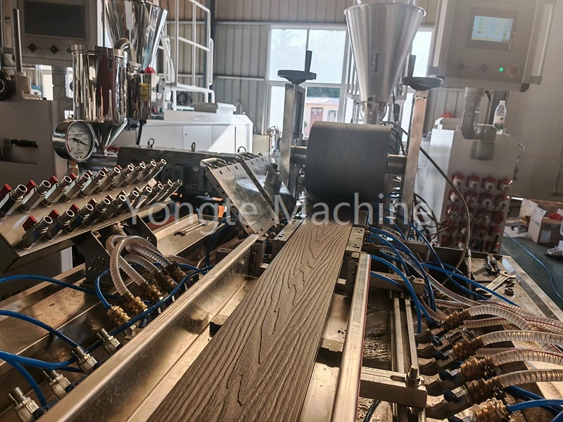 Maskin Förvandla plastavfall till WPC-profil