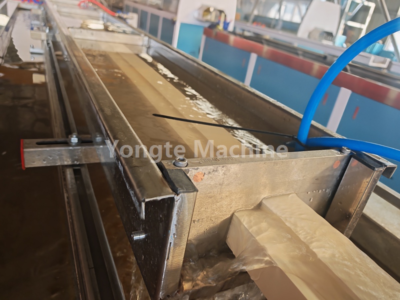 PVC WPC dörrprofilmaskin