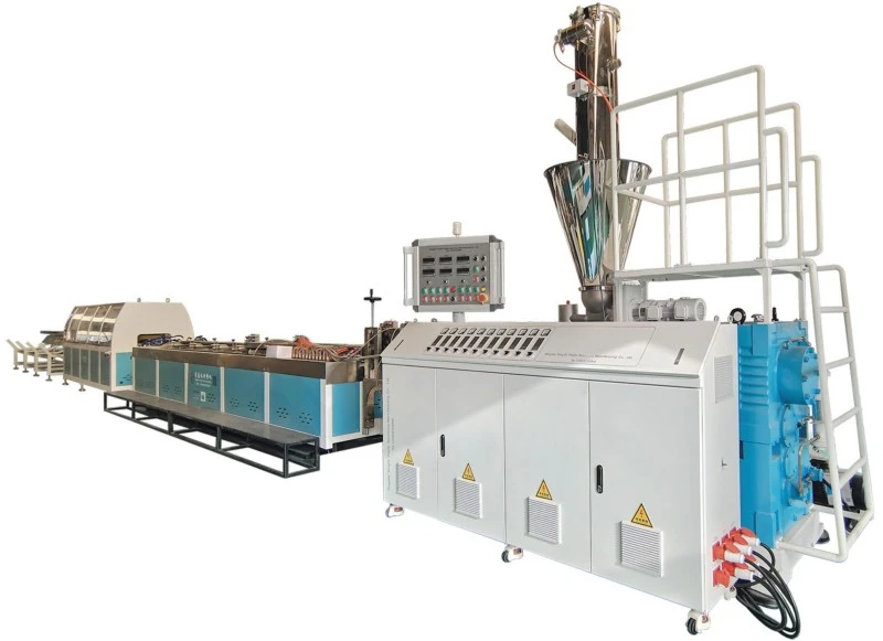 Träplastmaskin som använder 50-70 % träpulver