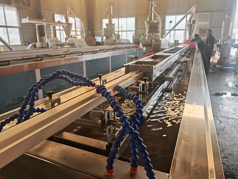 WPC maskin för tillverkning av dörrkarmar