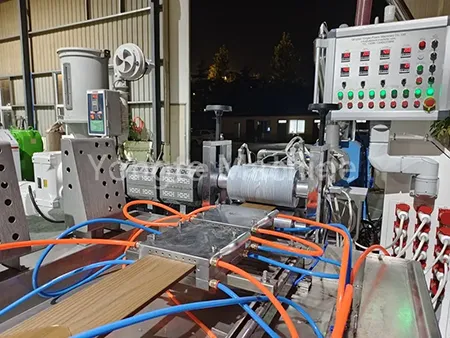 WPC staketstillverkningsmaskin