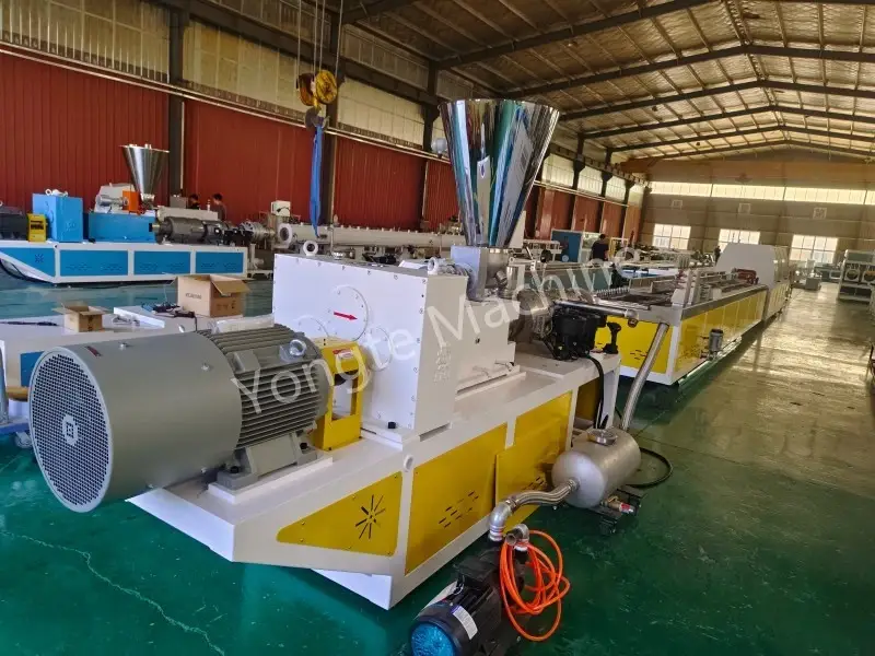 Yongte WPC Door Profile Extrusion Line för indisk kund